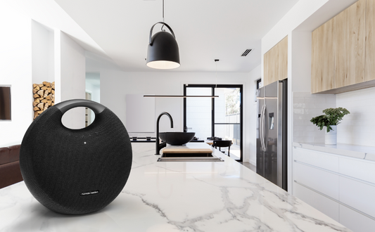 Enceinte Bluetooth Harman Kardon Onyx Studio 8 – Son Premium et Design Élégant